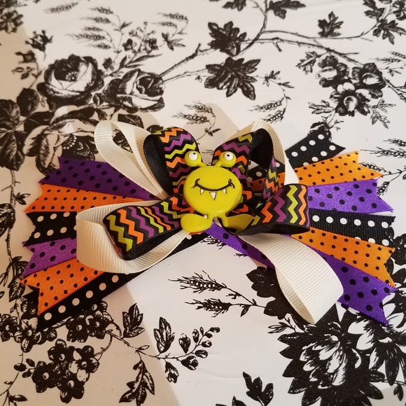 Other - Handmade monster bow sb8